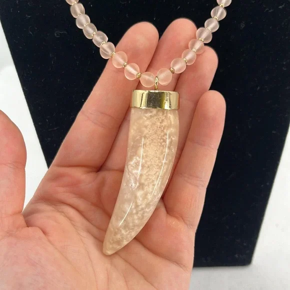 NWT CHICOS Marcela Pink Rose & Gold Horn Statement Necklace - Picture 2 of 4